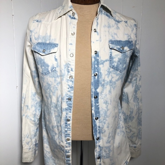 Womens/Girls acid wash denim shirt. Size medium. - Picture 1 of 4